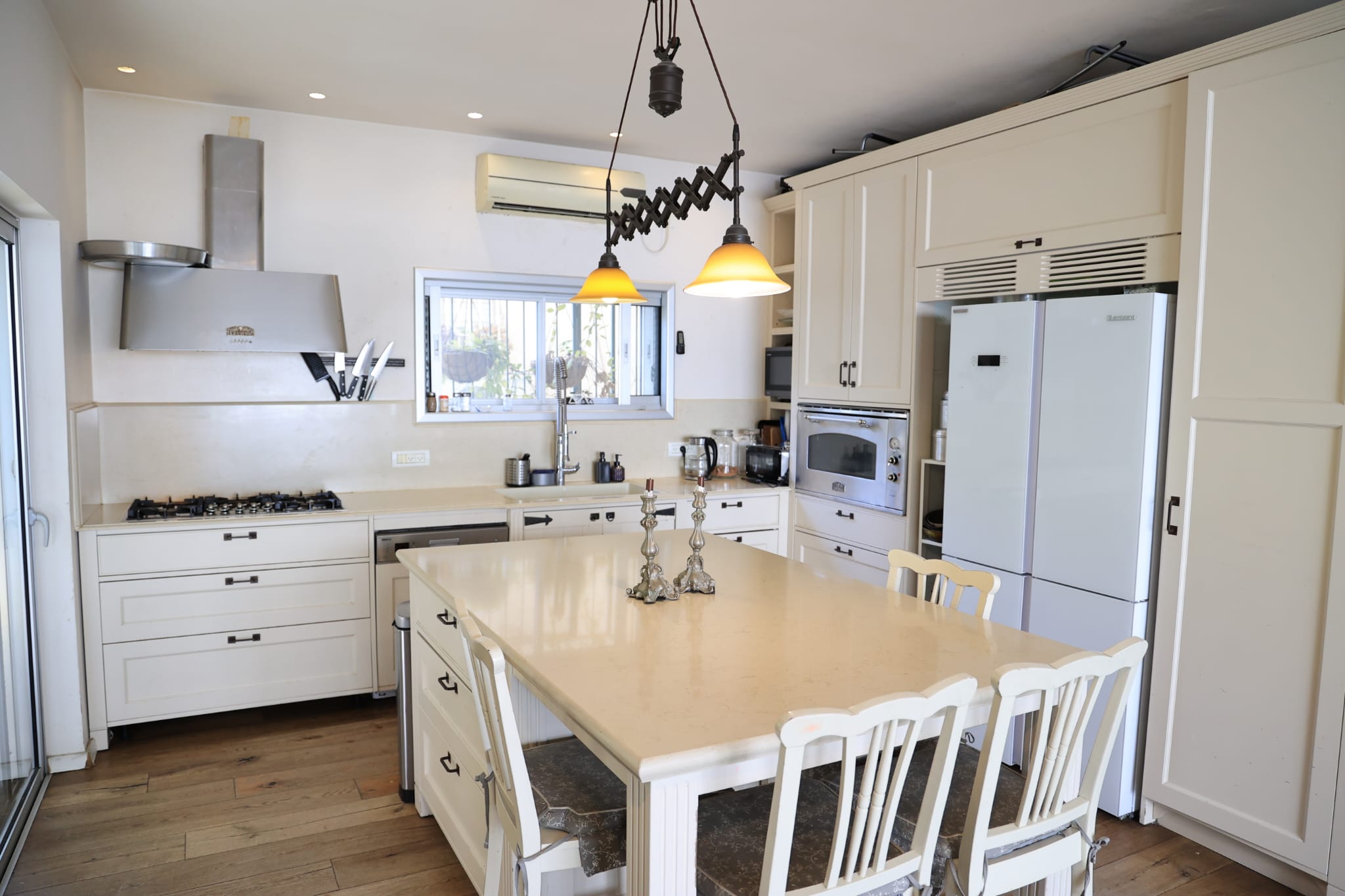 Renovated 3-Room Apartment with a Balcony on Druyanov Street