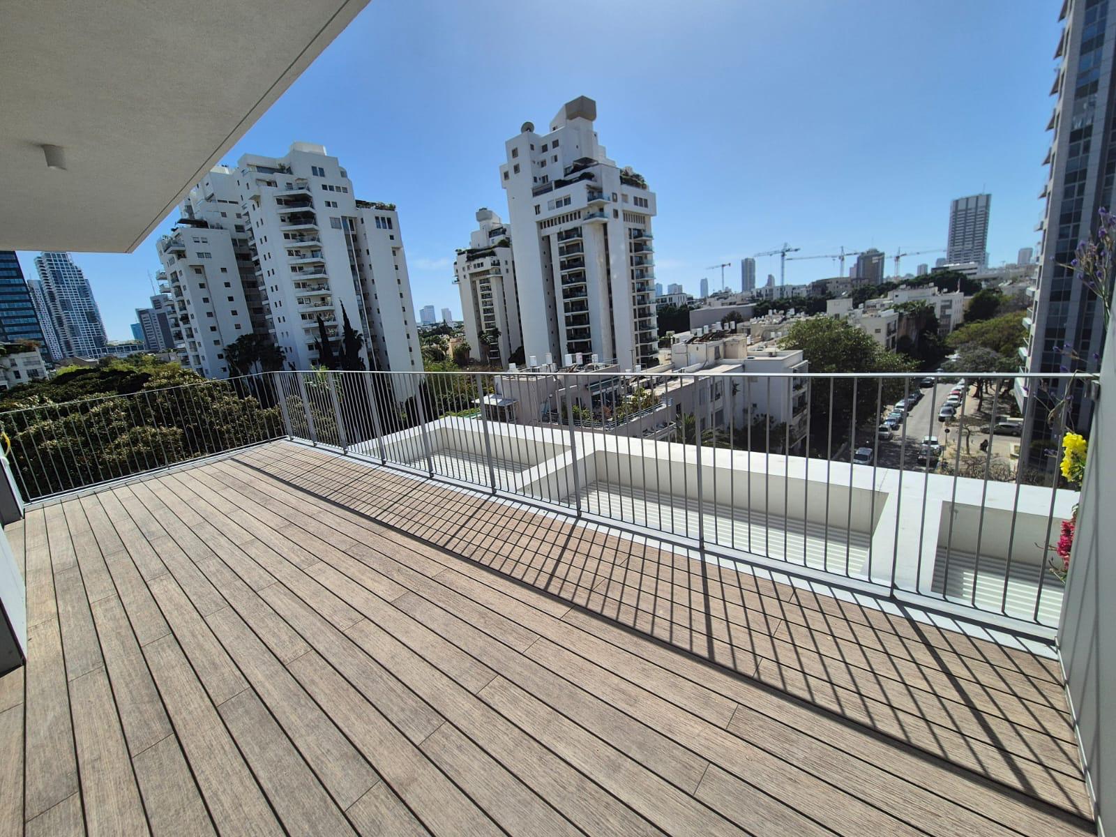 Mini Penthouse with Open Views and Large Sun Terrace