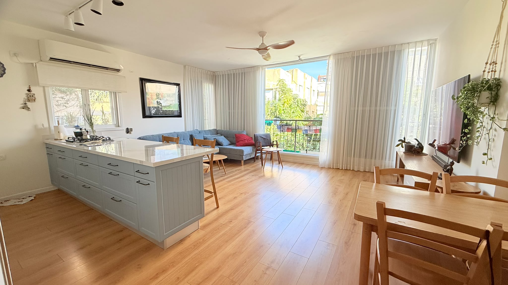 Designed and Fully Furnished Apartment on Hovevei Zion
