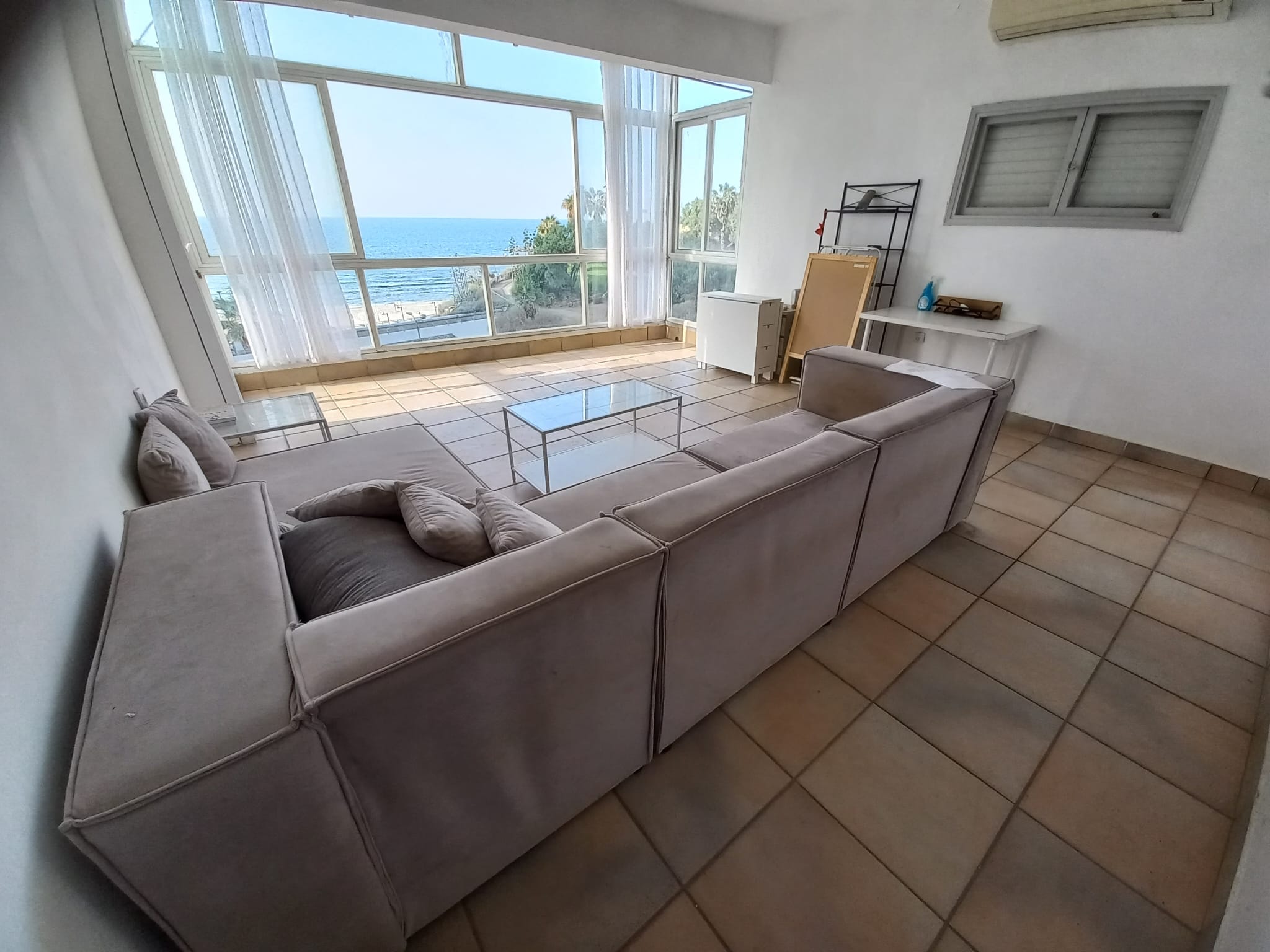 Sea-View 3-Room Apartment on HaYarkon Street