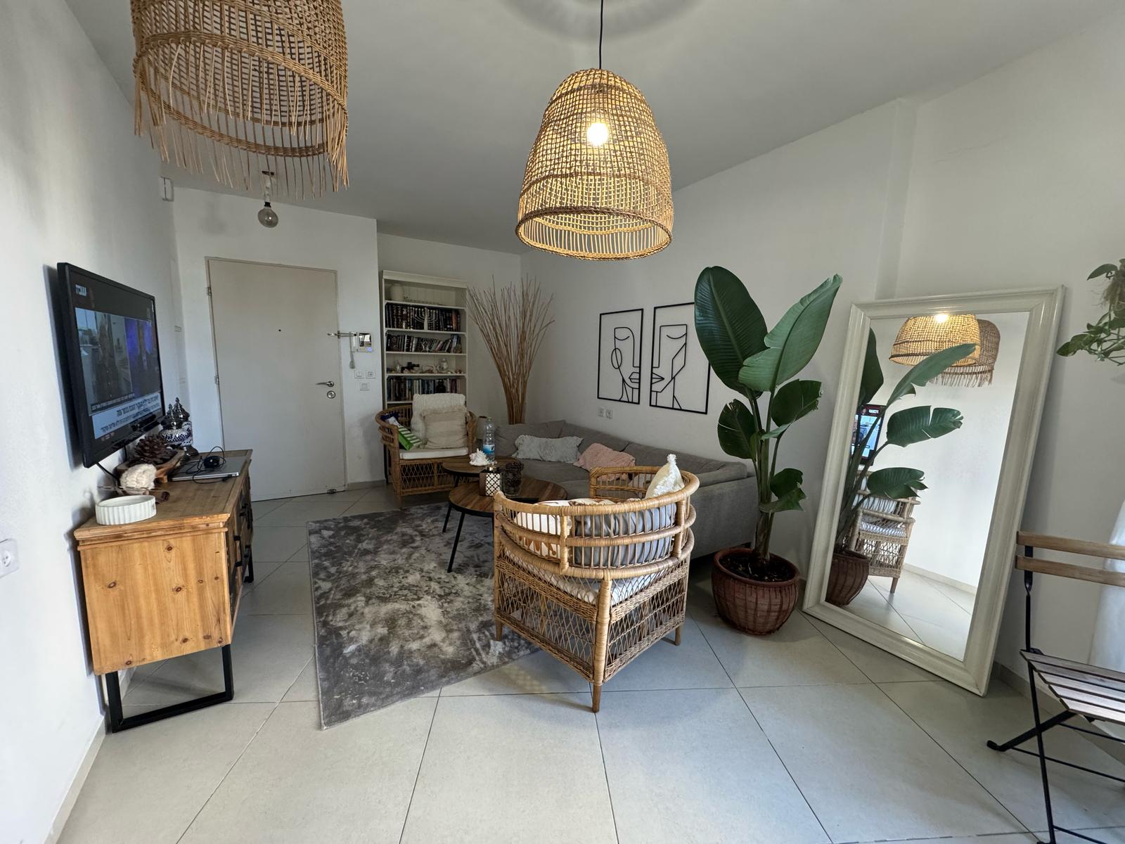 Bright 3-Room Apartment with Parking in North Jaffa