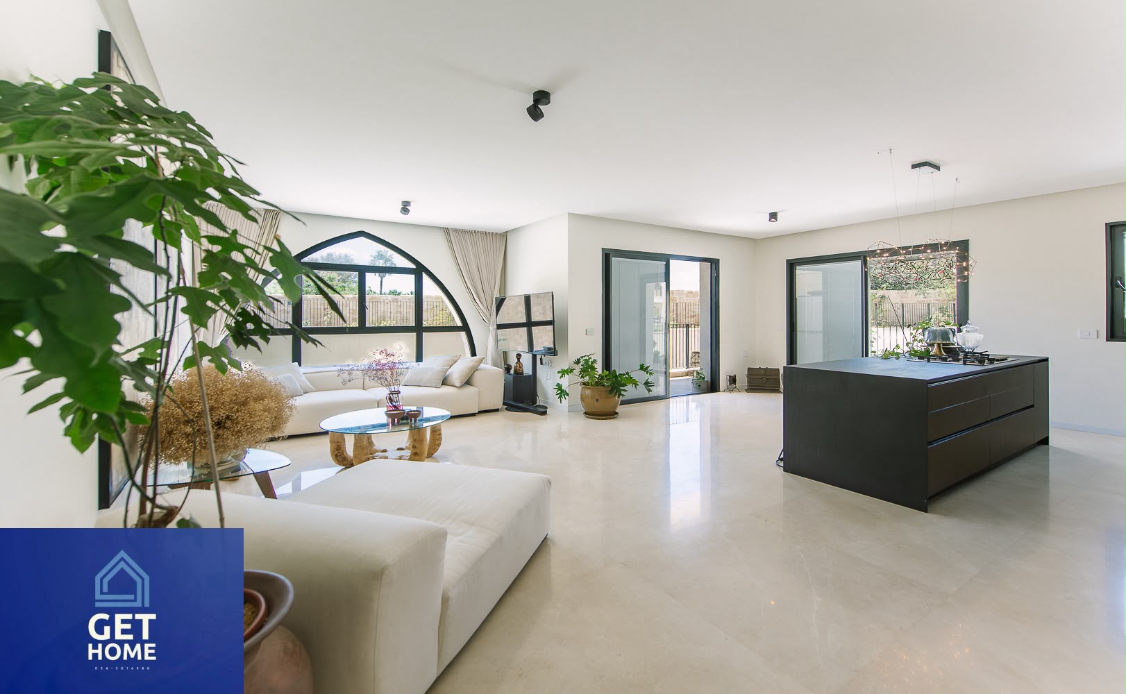 Spacious Andromeda Apartment with a Wraparound Terrace