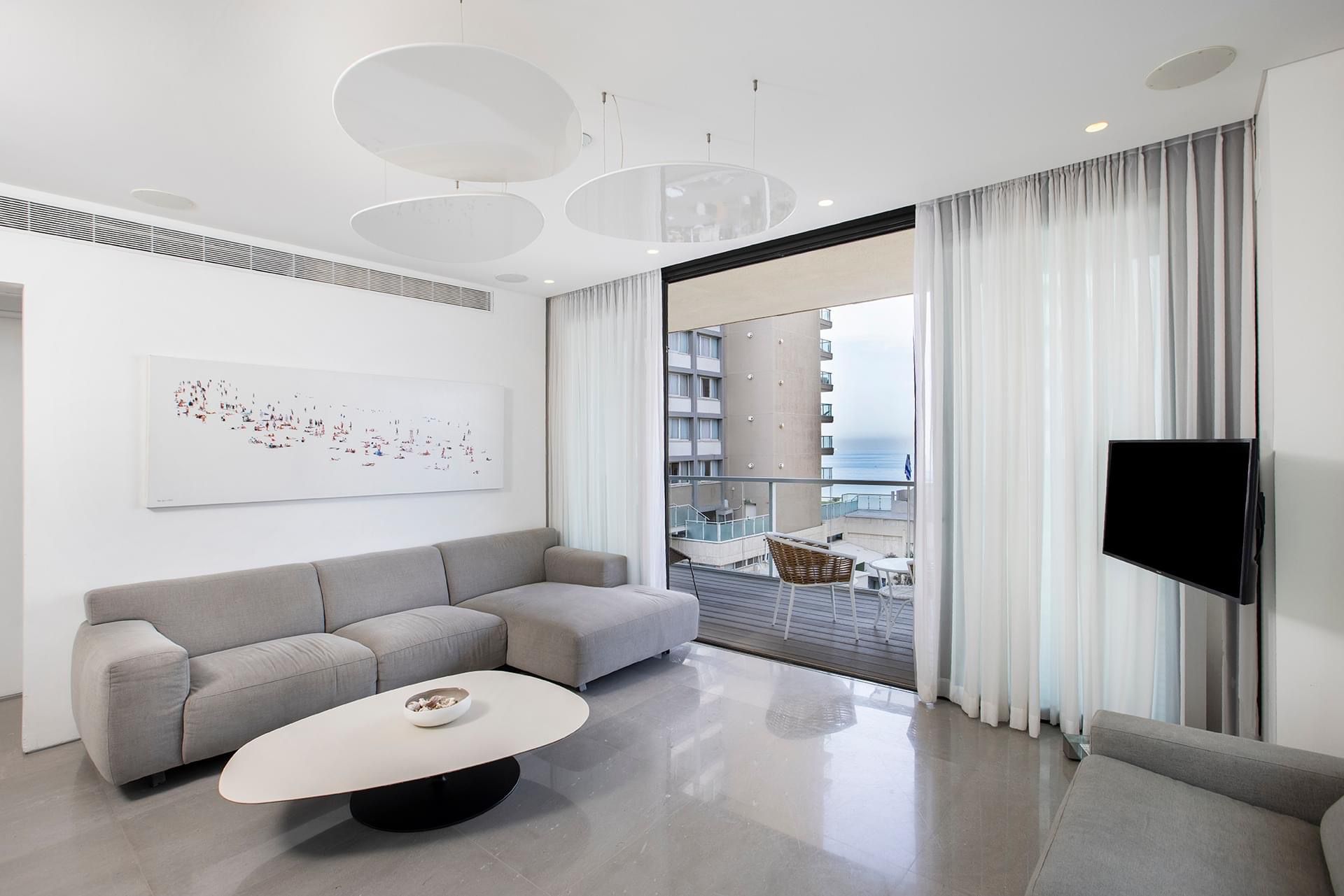 3 bedroom sea view apartment in a new building on HaYarkon street