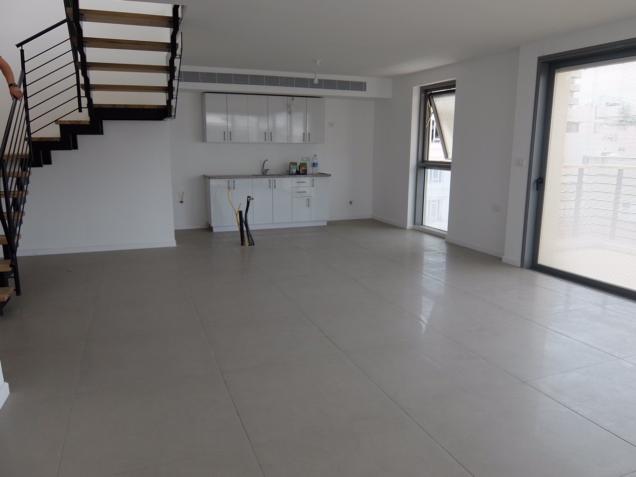 Habima area: Huge duplex with 4 bedrooms and parkings