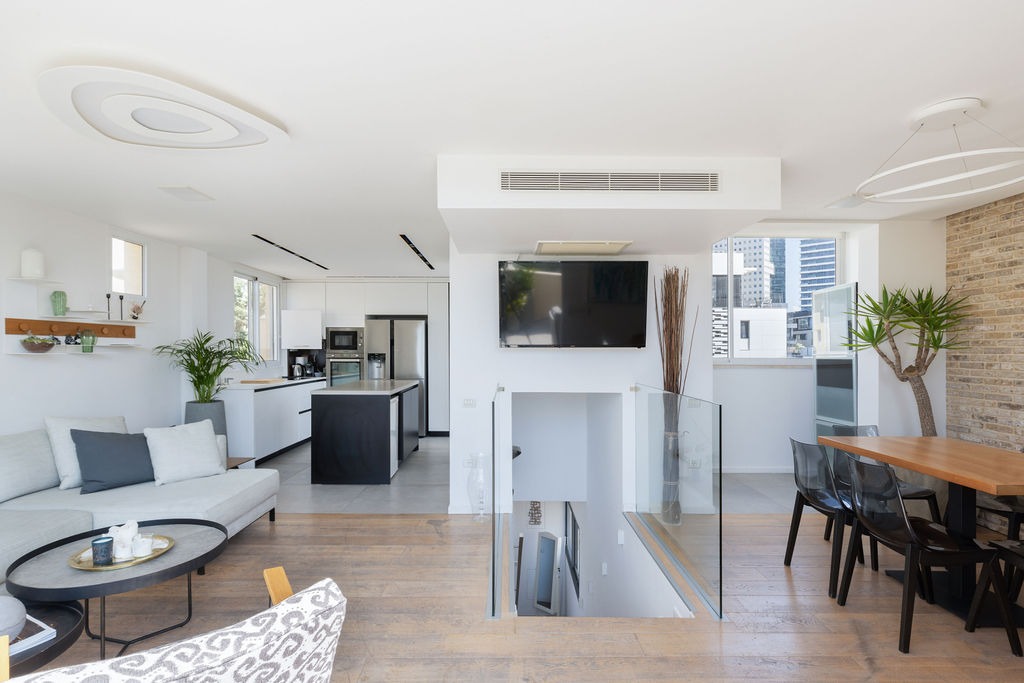An Outstanding Duplex Penthouse with a Perfect View of the Mediterranean
