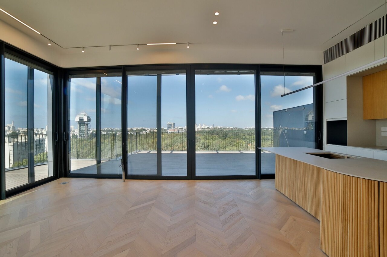 Breathtaking Penthouse with Full Park Views in Haruzim