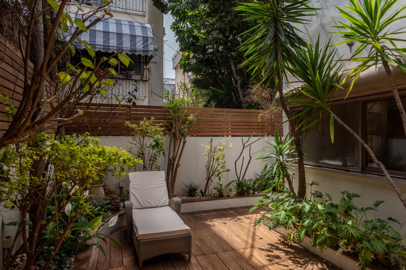 Exquisite Garden Apartment on HaGilboa Street (17)