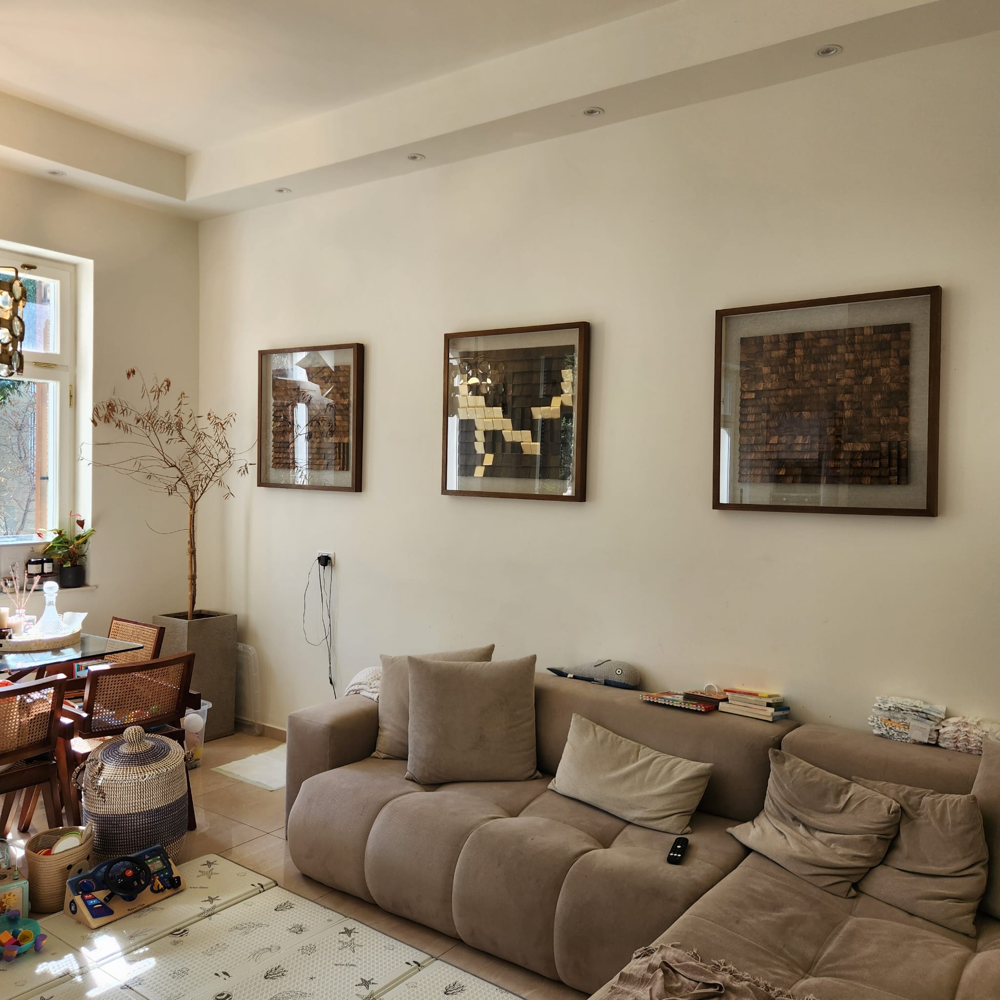 For Sale: An amazing and unique 3-room boutique ap in a stunning building near the sea!