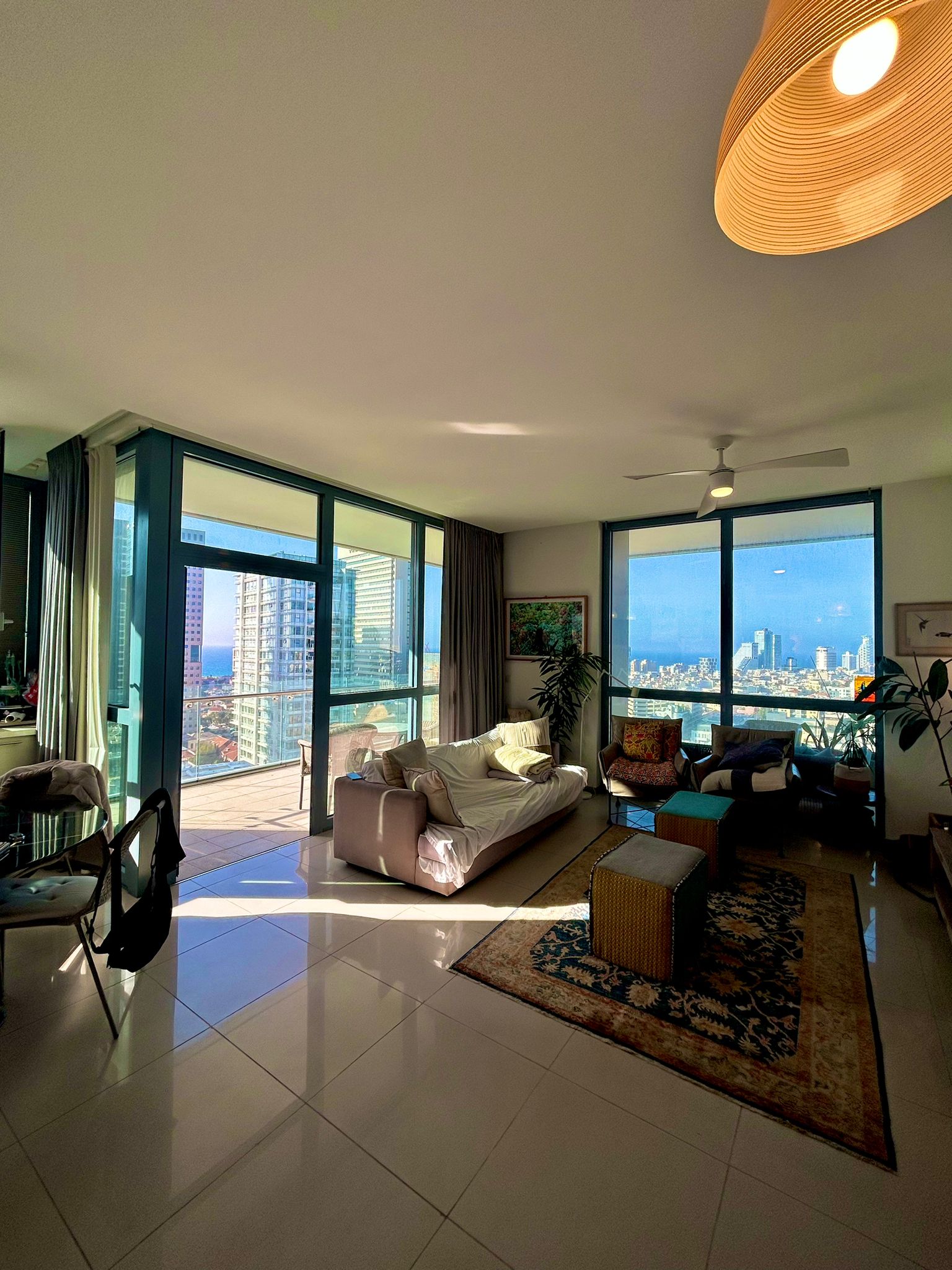For Sale: Exclusive 2.5 bedroom apartment in Rothschild Tower!
