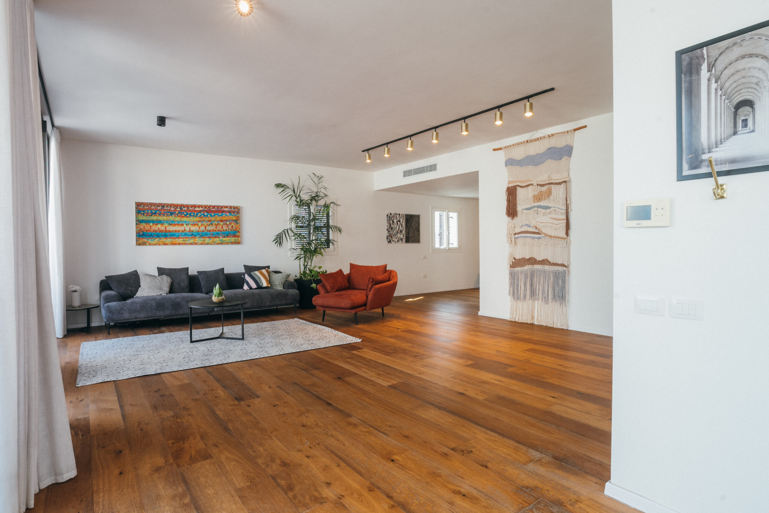 For Sale: Stunning penthouse in an exclusive building with a crazy view of the sea! (26)