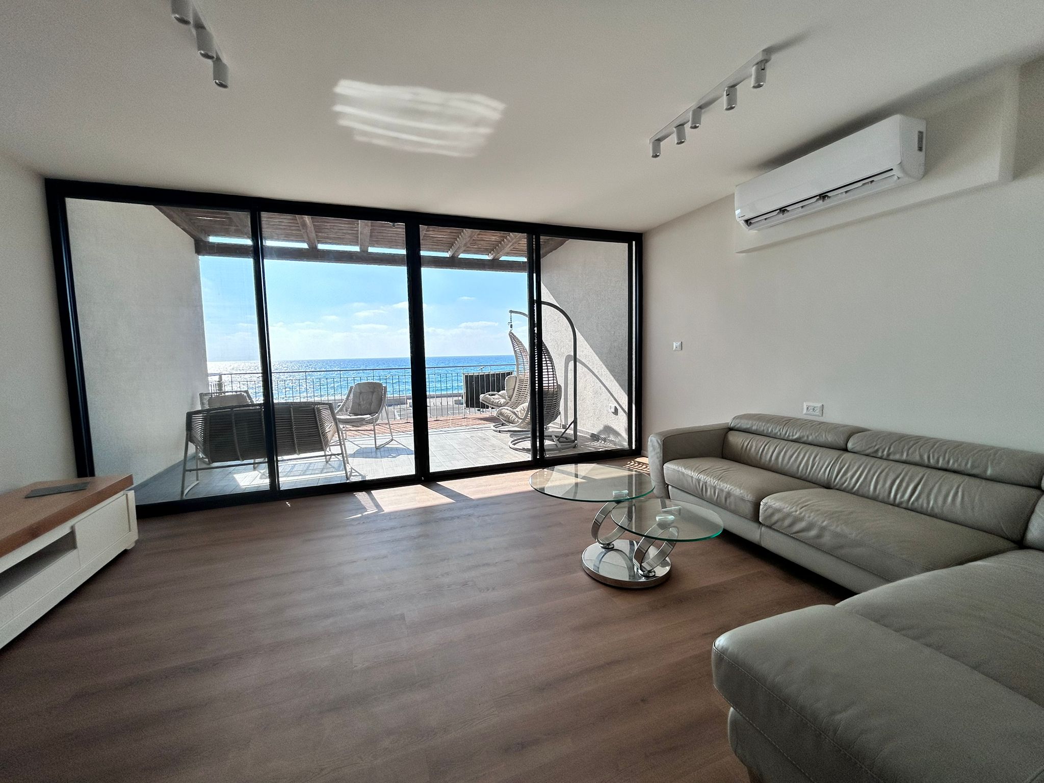 Beautiful triplex apartment in front of the sea in North Jaffa