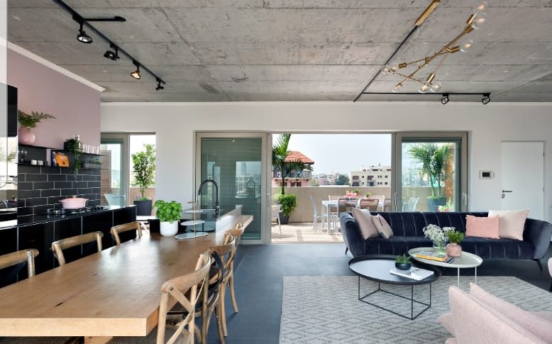 Exclusive 5-Room Penthouse in the Greek Market (20)