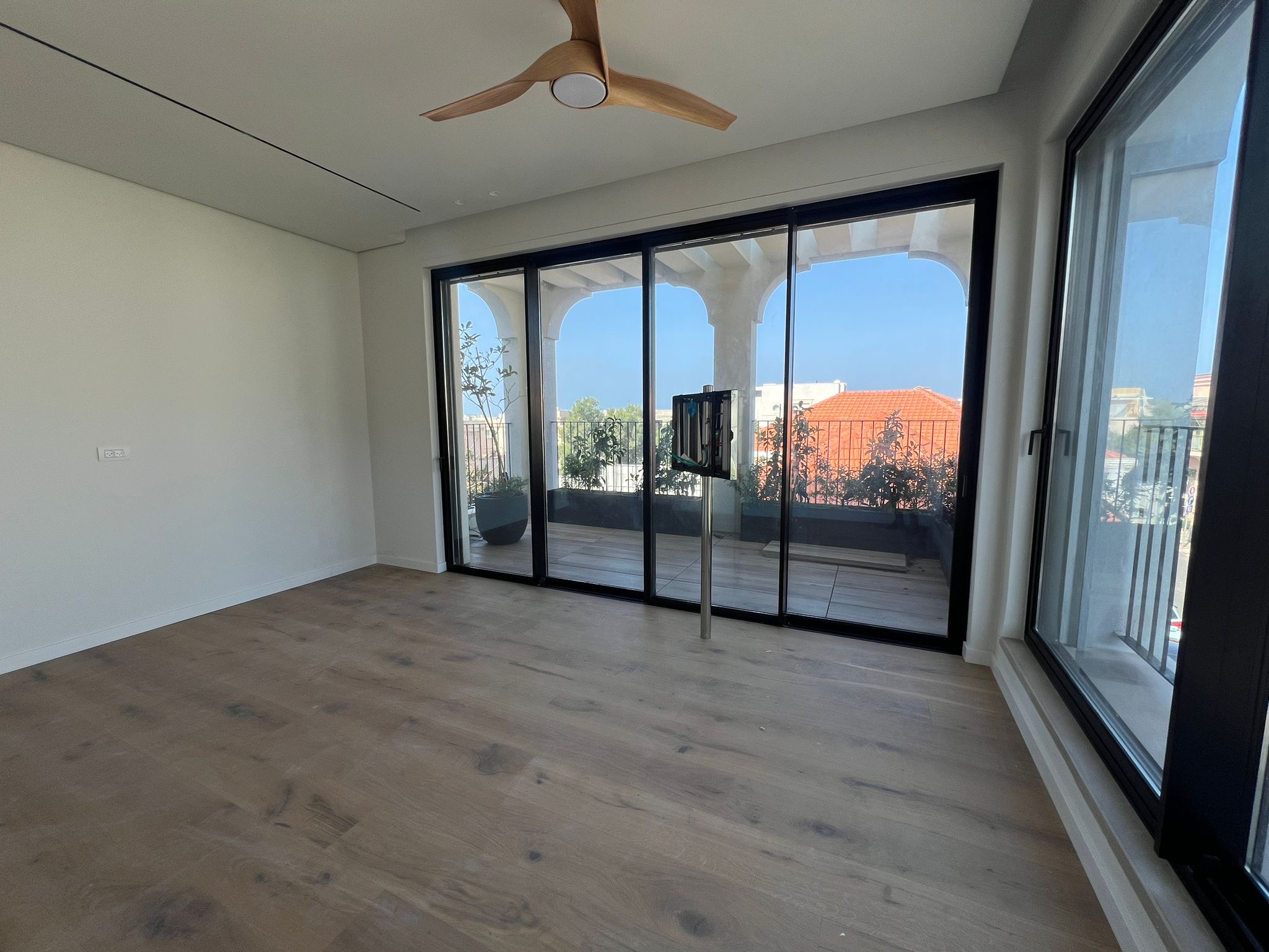 For Rent: 4 bedrooms duplex-rooftop apartment with huge balconies and a crazy view of the sea!