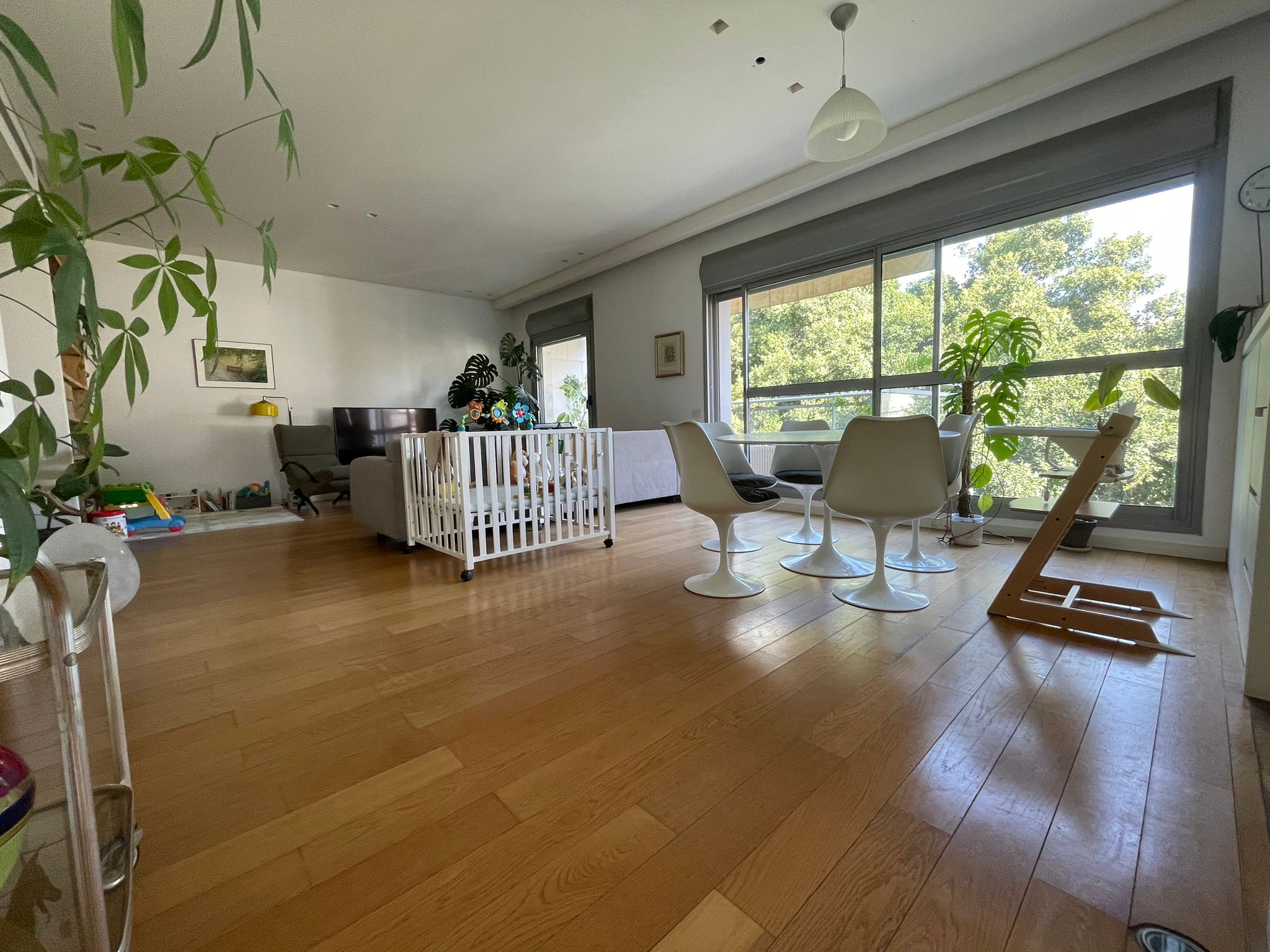 For rent: Spacious 3-room apartment, renovated and very well-invested, in the old north!