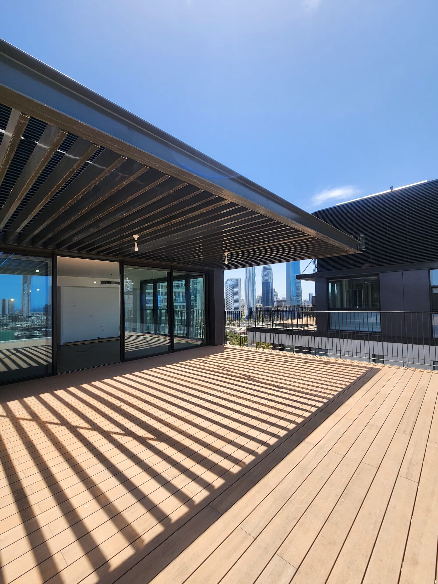 Spectacular Penthouse for Sale in the Prestigious Visotsky Complex, Near Kikar Hamedina