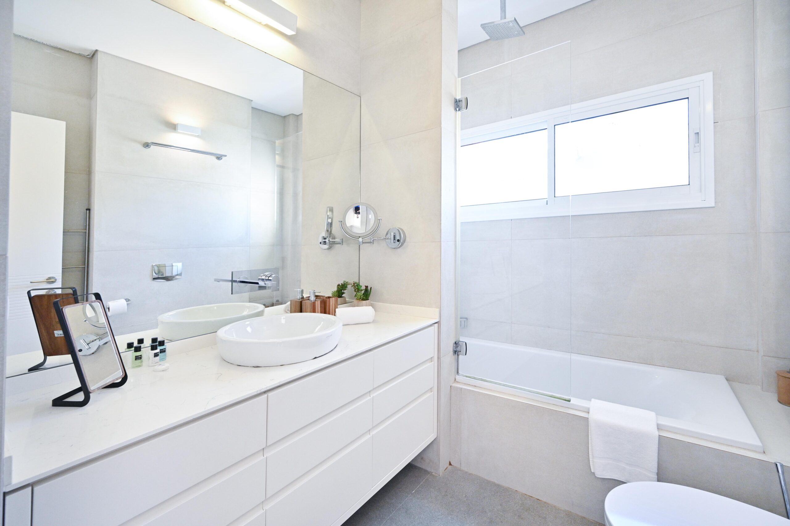 Stunning Penthouse Apartment in High-Standing Preserved Building On Ben Yehuda (24)
