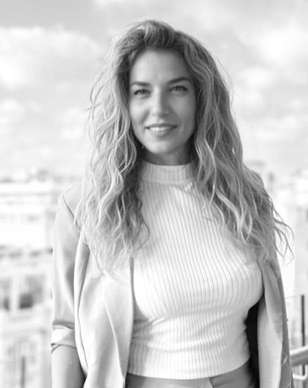 Portrait of Tova Dekkers, Founder and Lead Real Estate Agent at ProperTLV