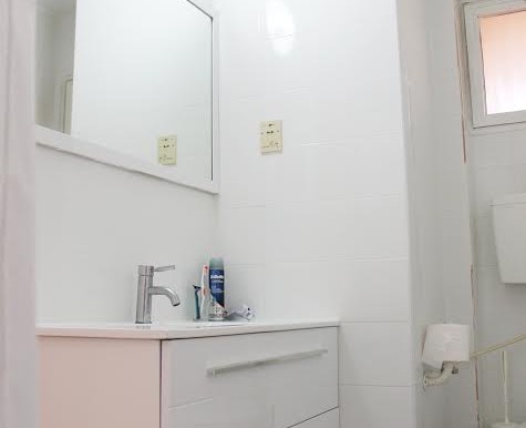 Dizengoff bathroom1