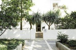 GORGEOUS 3 BR APT IN A PRESERVED BAUHAUS BUILDING NEAR THE BEACH