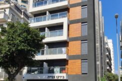 RENOVATED AND FURNISHED BEAUTIFUL ONE BEDROOM APT IN CENTRAL TLV, TWO MINUTES FROM THE SEA