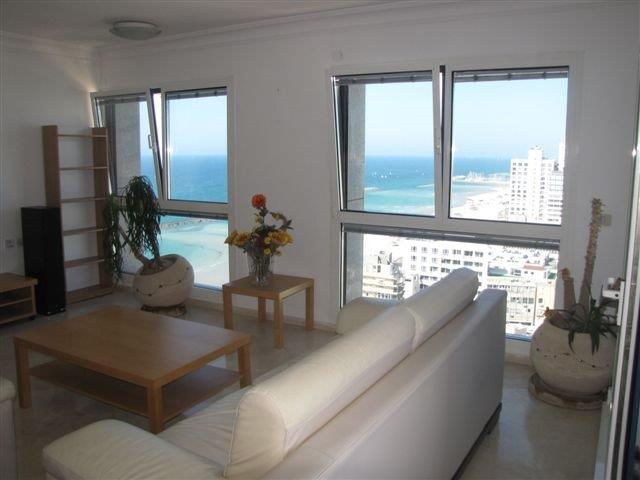 Breathtaking apartment on the beachfront
