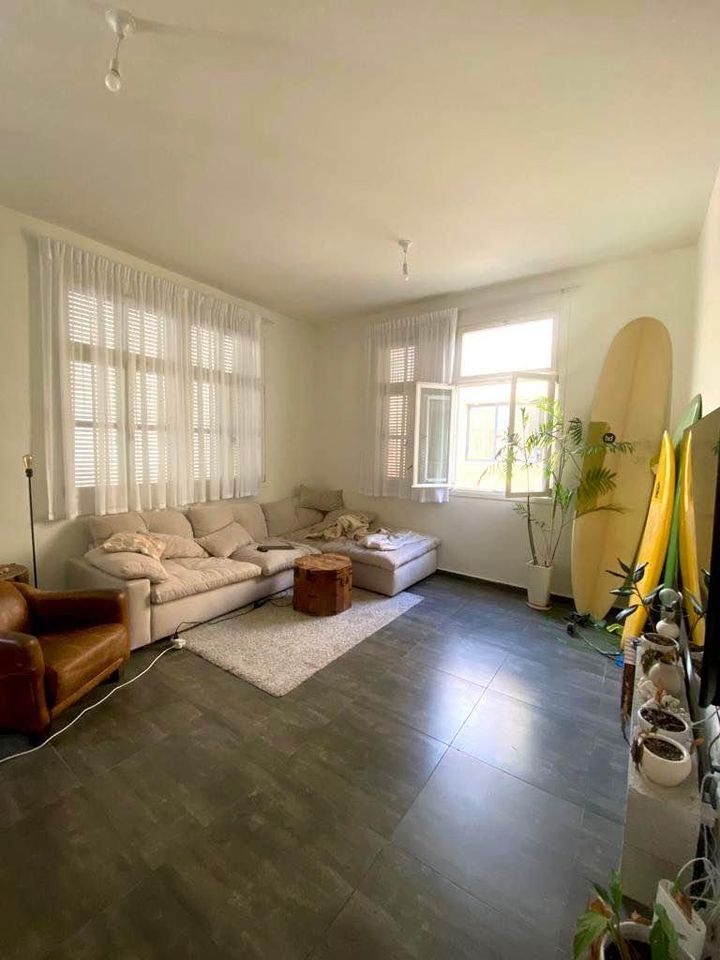 Spacious 2 bedroom apartment on HaYarkon ST in an amazing eclectic building by Geula beach