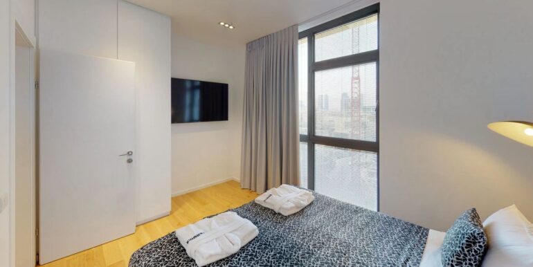 00bc0ab6-383e-41e7-b684-4fb62b824a19