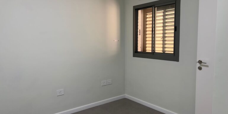 01cf12ed-6b7a-4185-9bac-7584909b7d28