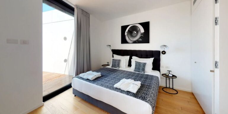 0f9ce8d4-fa3b-4189-8818-d6ce1b8712ab