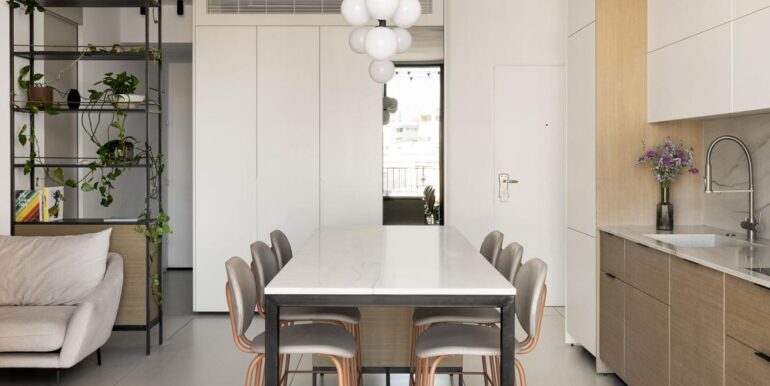 2a8f71f5-d04d-4ce0-bc1e-752ef5649c28