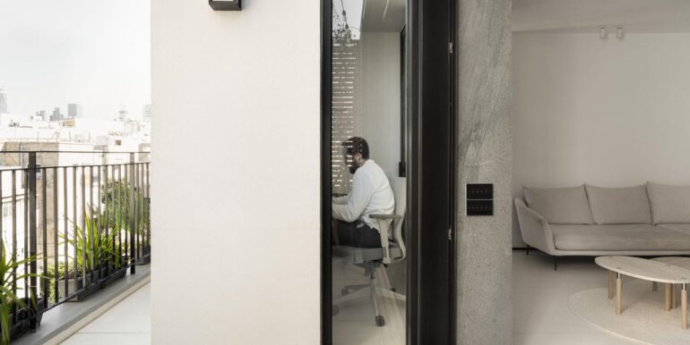 3136bd5d-e7b8-4638-b919-e4f30a674090