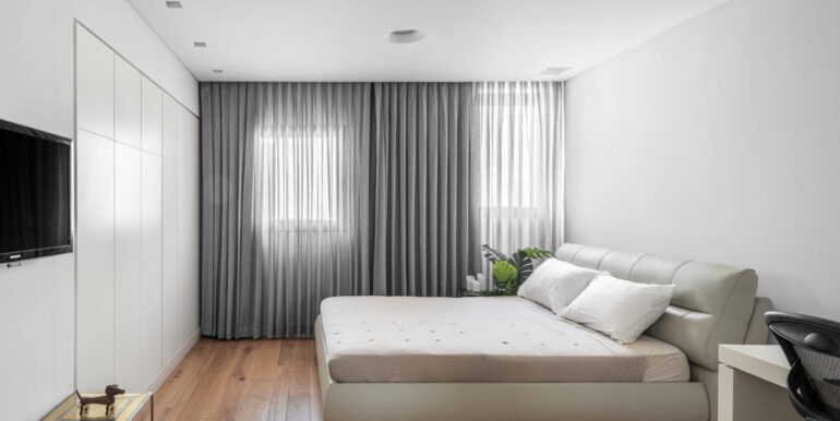 8b7784f1-48f6-48b1-9e30-b91e6062dcd1