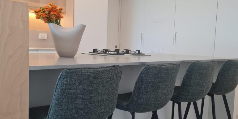 8dd8983f-497b-48cc-bd54-f4b2c9ed0926