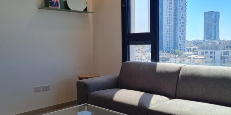 aab80a3c-f909-4db2-a72b-894f4c0b774b