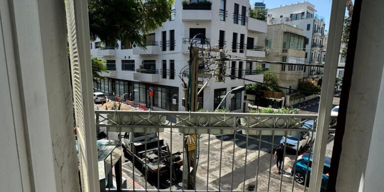 b0002ba7-c10b-4df7-a75e-25f4decc16e9