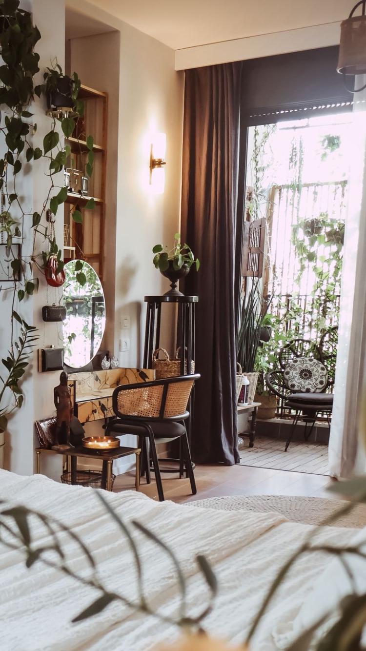 Light-Filled Luxorious Home Retreat – Move In Ready!