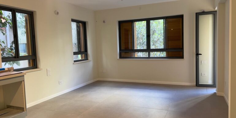 d2edbdea-87db-486e-9a36-9d7610a3b8c7