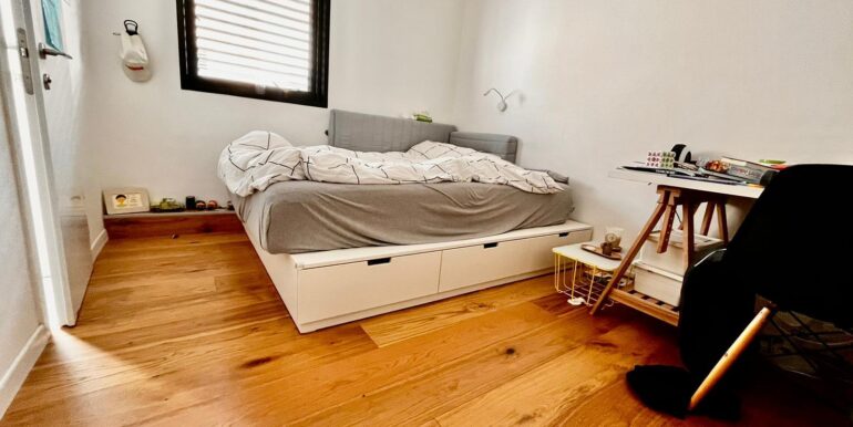 d357a742-856a-4658-bad5-da458bac81e2