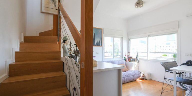 dbf9dac6-31f1-4e44-a47f-83c8f999598b