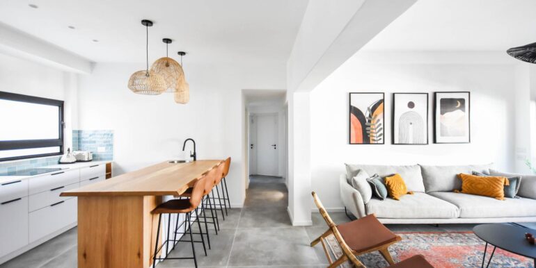 fda320ce-37f2-4095-a7f9-0c531644a125