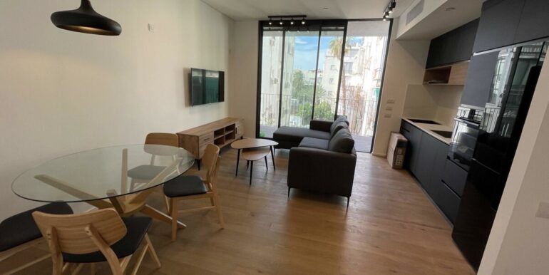 large-Media 7-56280D21-9359-410E-88AB-C572D333F6F8 (1)