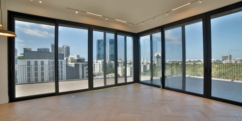 large-WhatsApp Image 2025-11-16 at 19.32.58 (2)