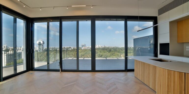 large-WhatsApp Image 2025-11-16 at 19.32.59 (2)