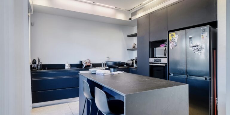 d424bb6f-3cce-40b8-8827-78c240e73c76