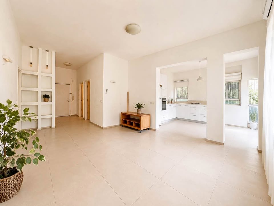 Renovated & Spacious 4-Room Apartment for Rent Near Rabin Square